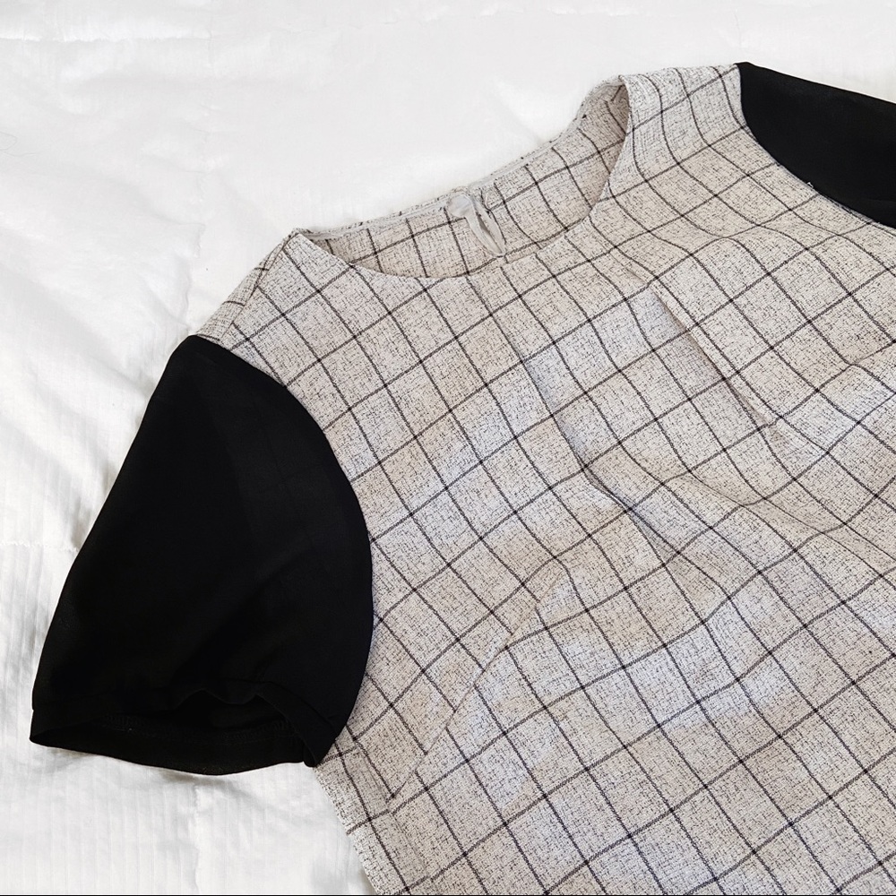 ❌SOLD❌Vintage Grid Boxy Top - Picture 3 of 5